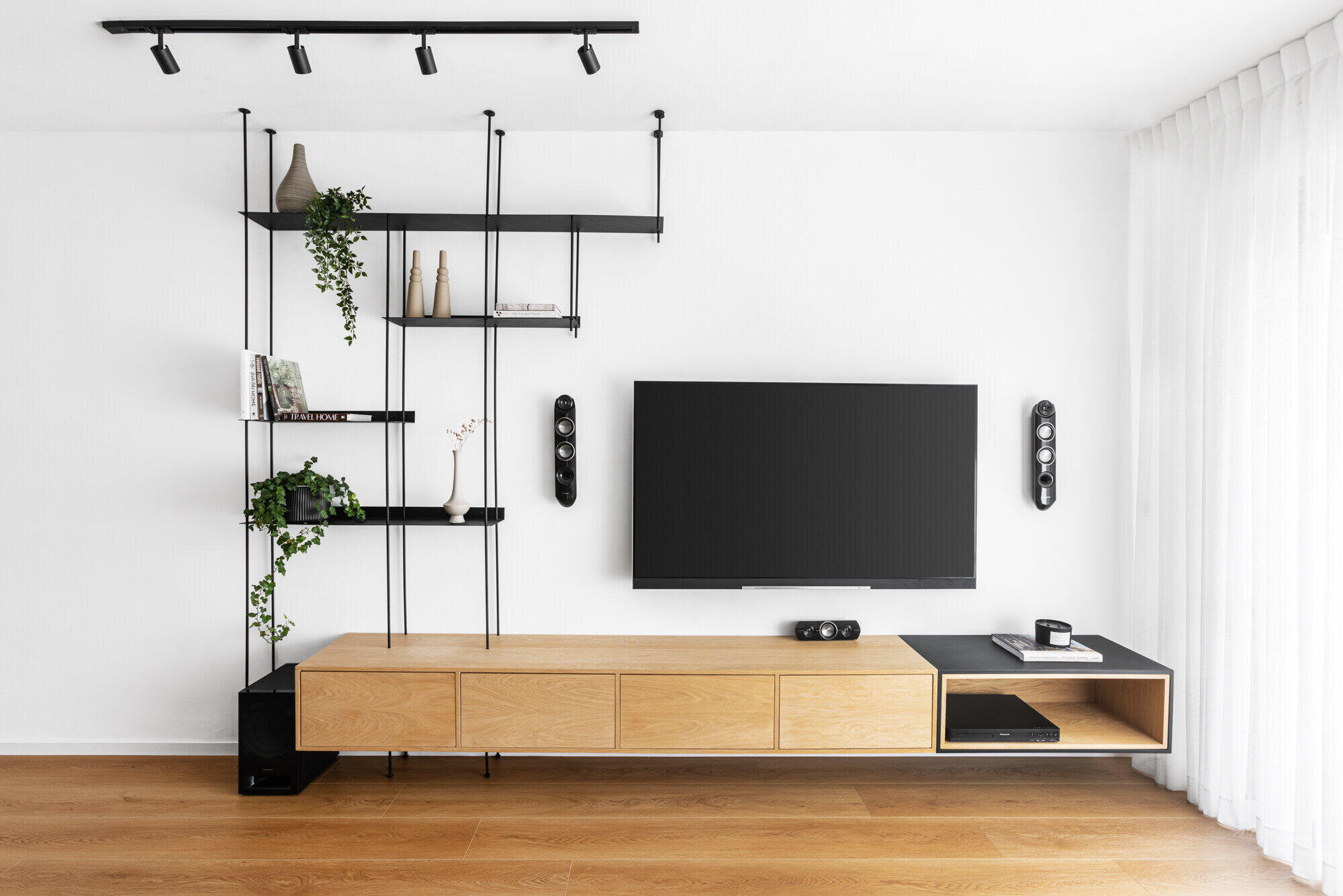 YT2_5208_WEB יחידת TV Henia – תמונה 1